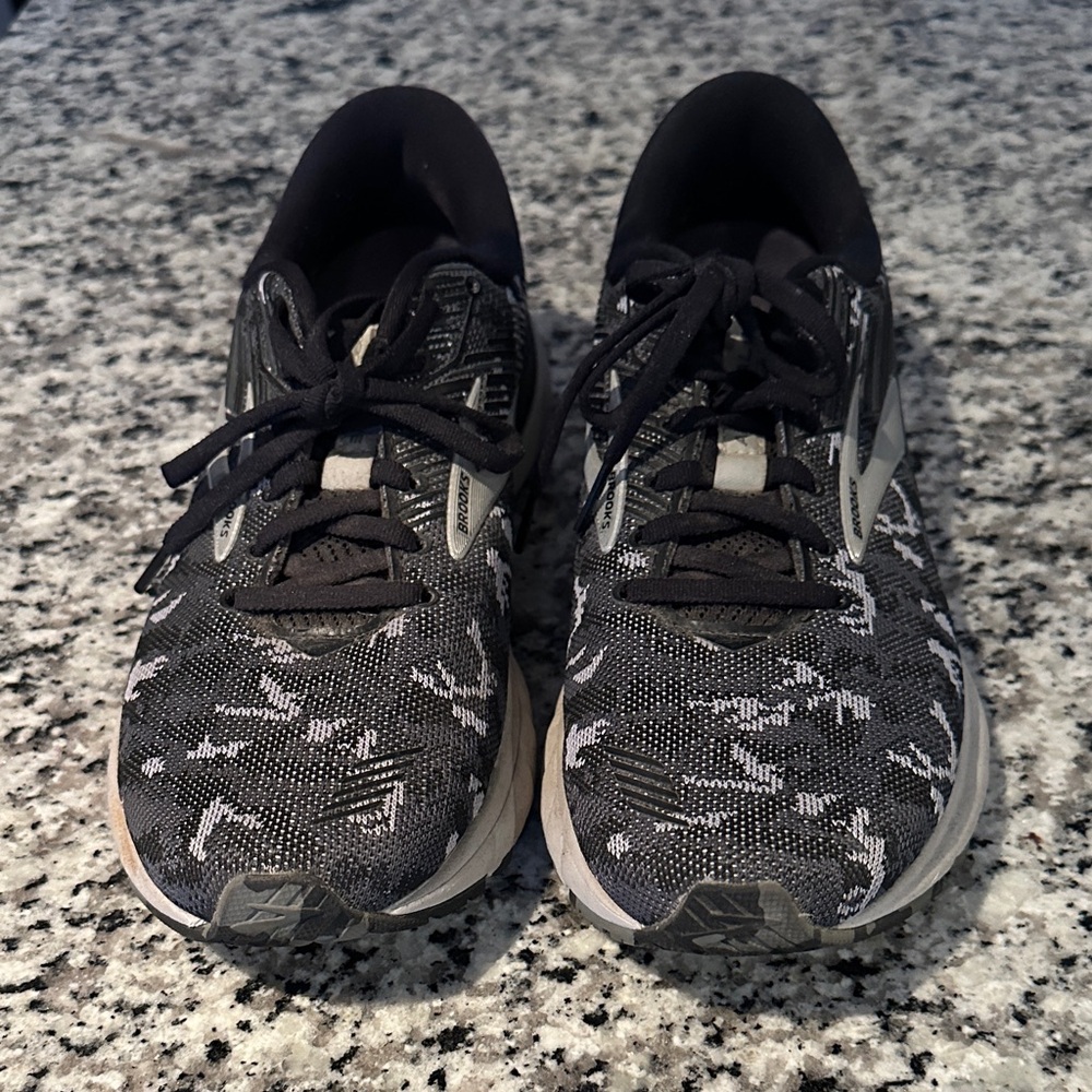 Brooks Adrenaline 19 Black and Gray Camo print Running Shoes